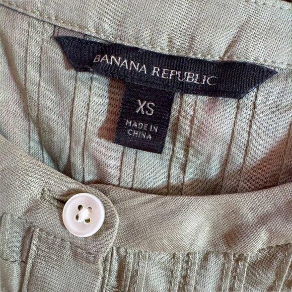 BANANA REPUBLIC Pintuck Swing Top Pleated Semi Sheer Cropped Cotton Blouse Green - Picture 3 of 5